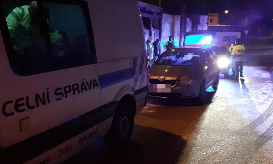 2021-1-15-1022Záchyt drog a zbraní_2.jpg